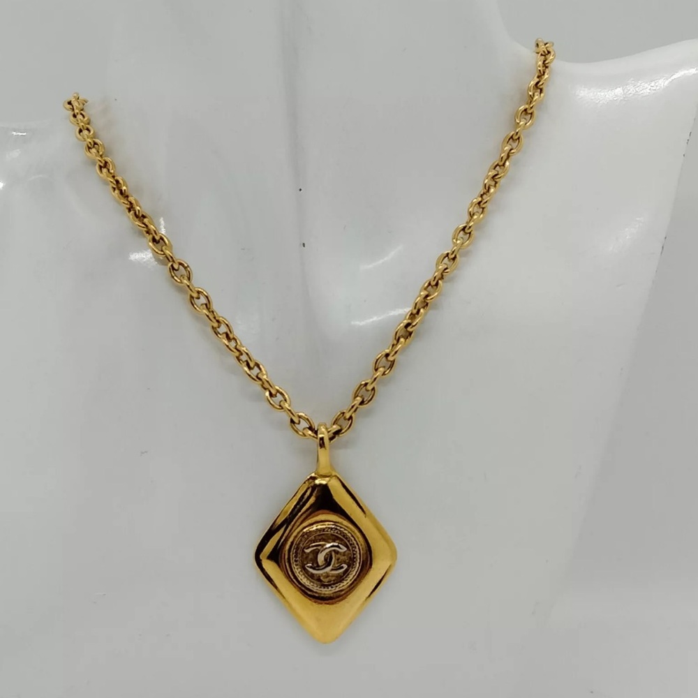 AUTH Chanel Vintage CC Pendant Necklace Gold - Picture 8 of 8